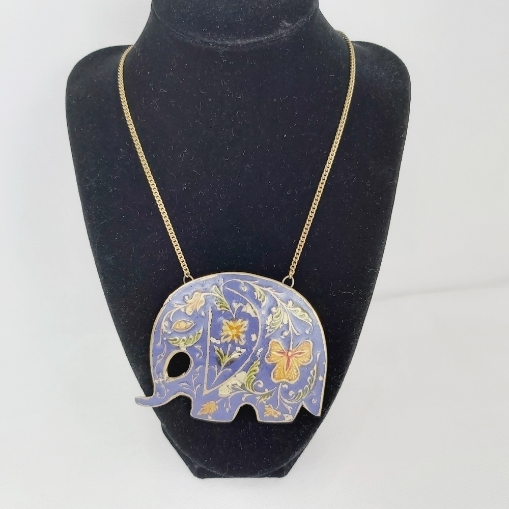 VINTAGE elephant big brass pendant necklace